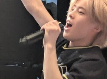 LIVE中に歌うRYUTOくんの写真